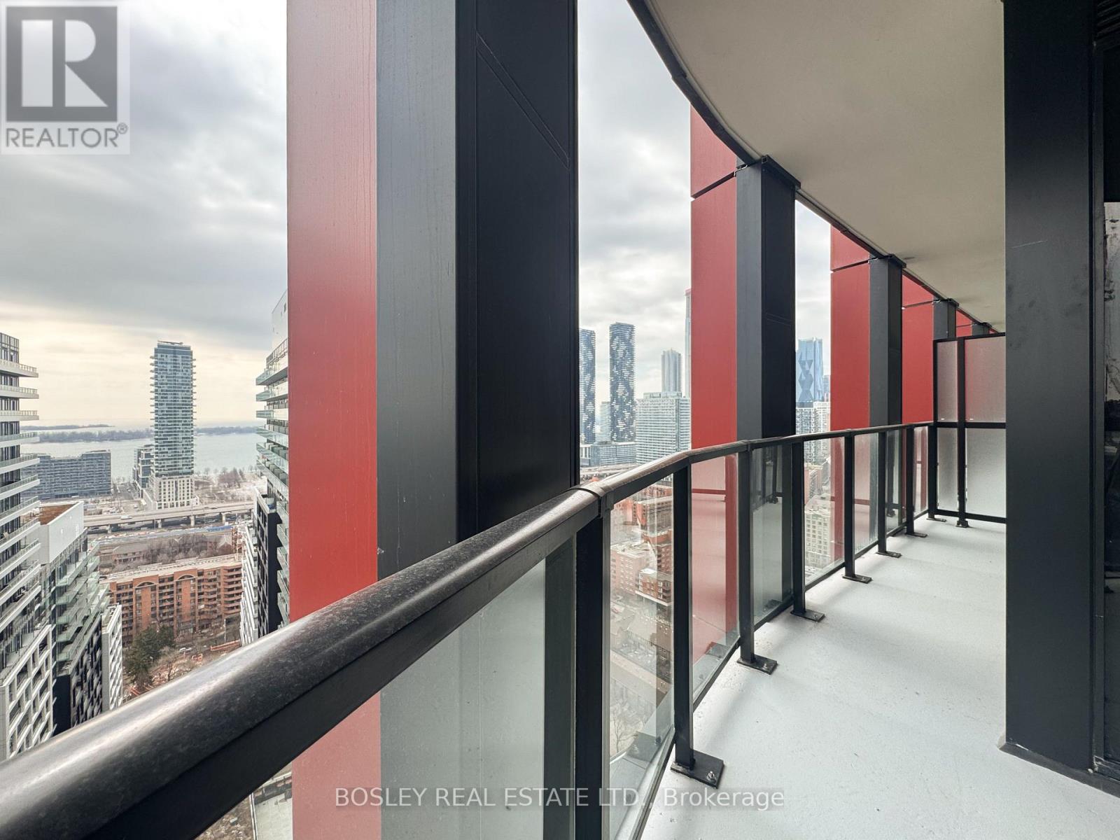 3206 - 180 Front Street E, Toronto (Moss Park), Ontario  M5A 2P5 - Photo 20 - C12924766