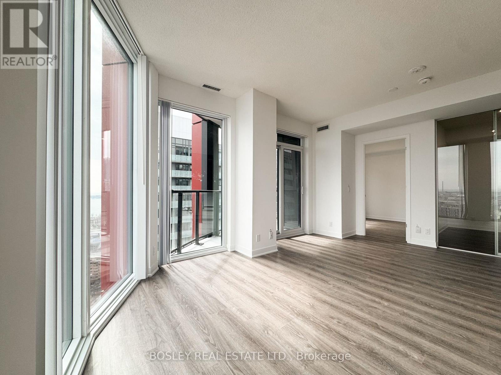 3206 - 180 Front Street E, Toronto (Moss Park), Ontario  M5A 2P5 - Photo 6 - C12924766