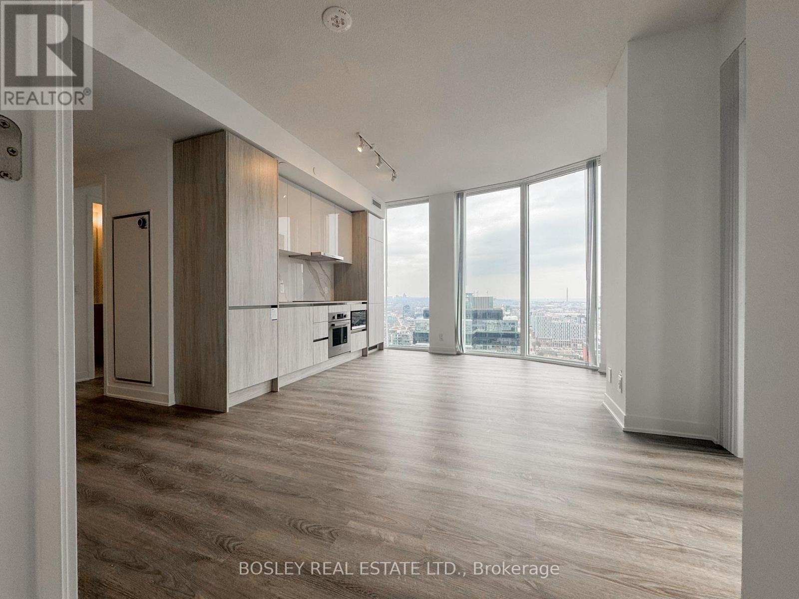 3206 - 180 Front Street E, Toronto (Moss Park), Ontario  M5A 2P5 - Photo 7 - C12924766