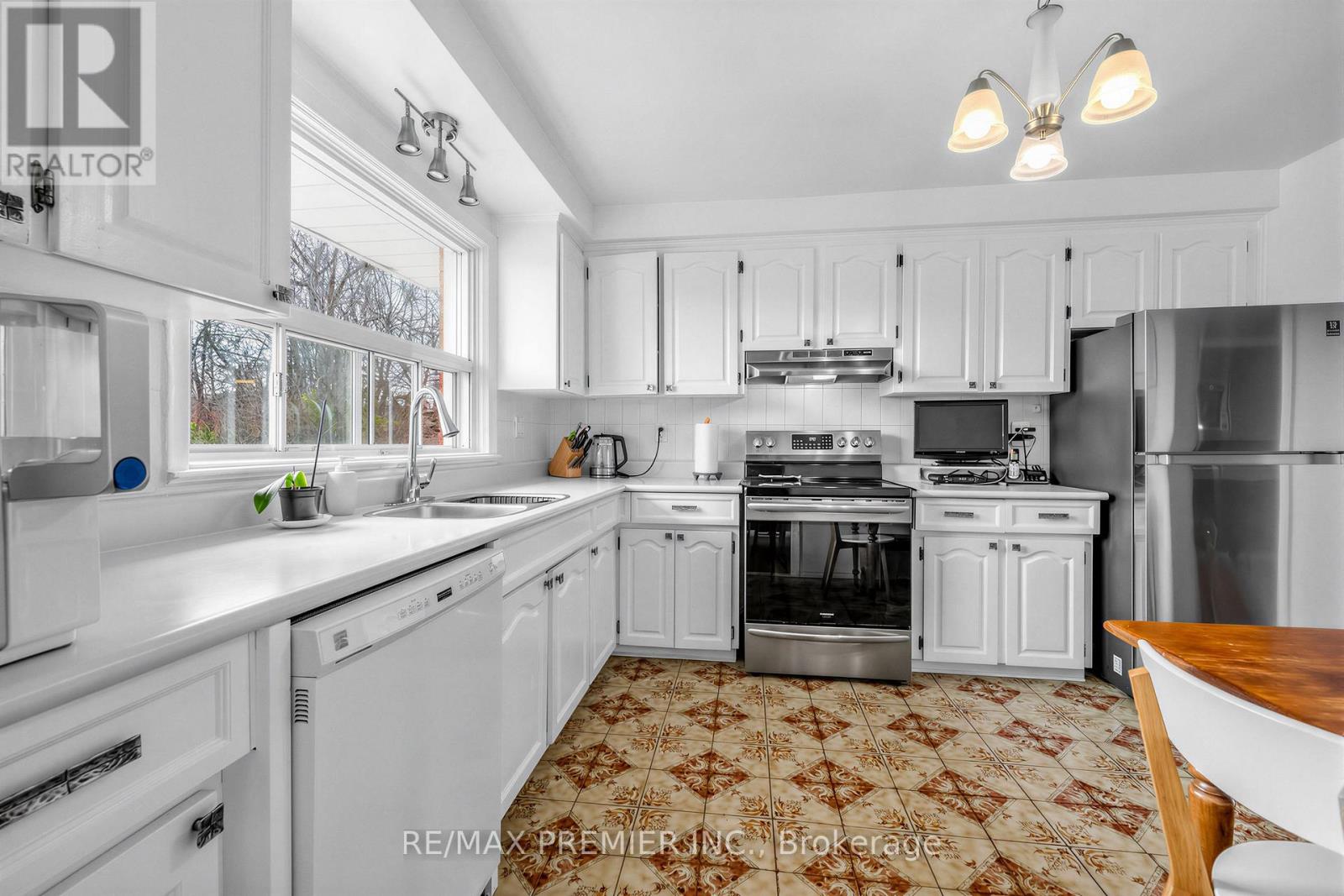 141 Clifton Avenue, Toronto, Ontario  M3H 4L4 - Photo 13 - C12924928