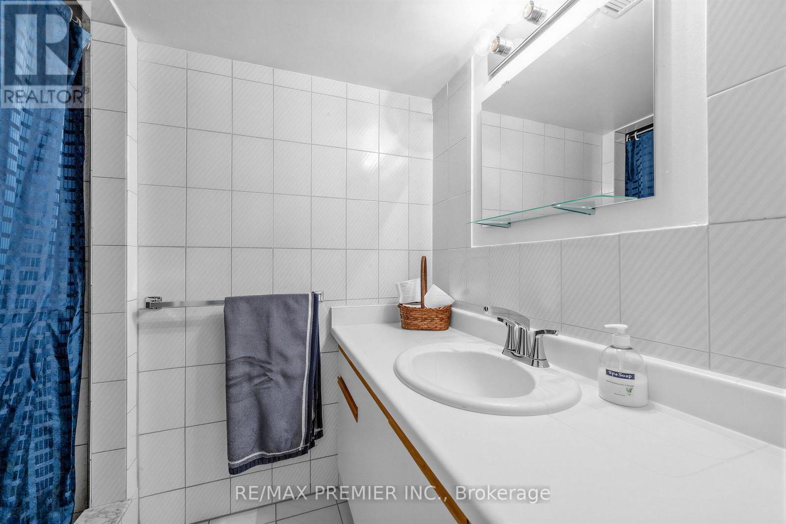 141 Clifton Avenue, Toronto, Ontario  M3H 4L4 - Photo 20 - C12924928