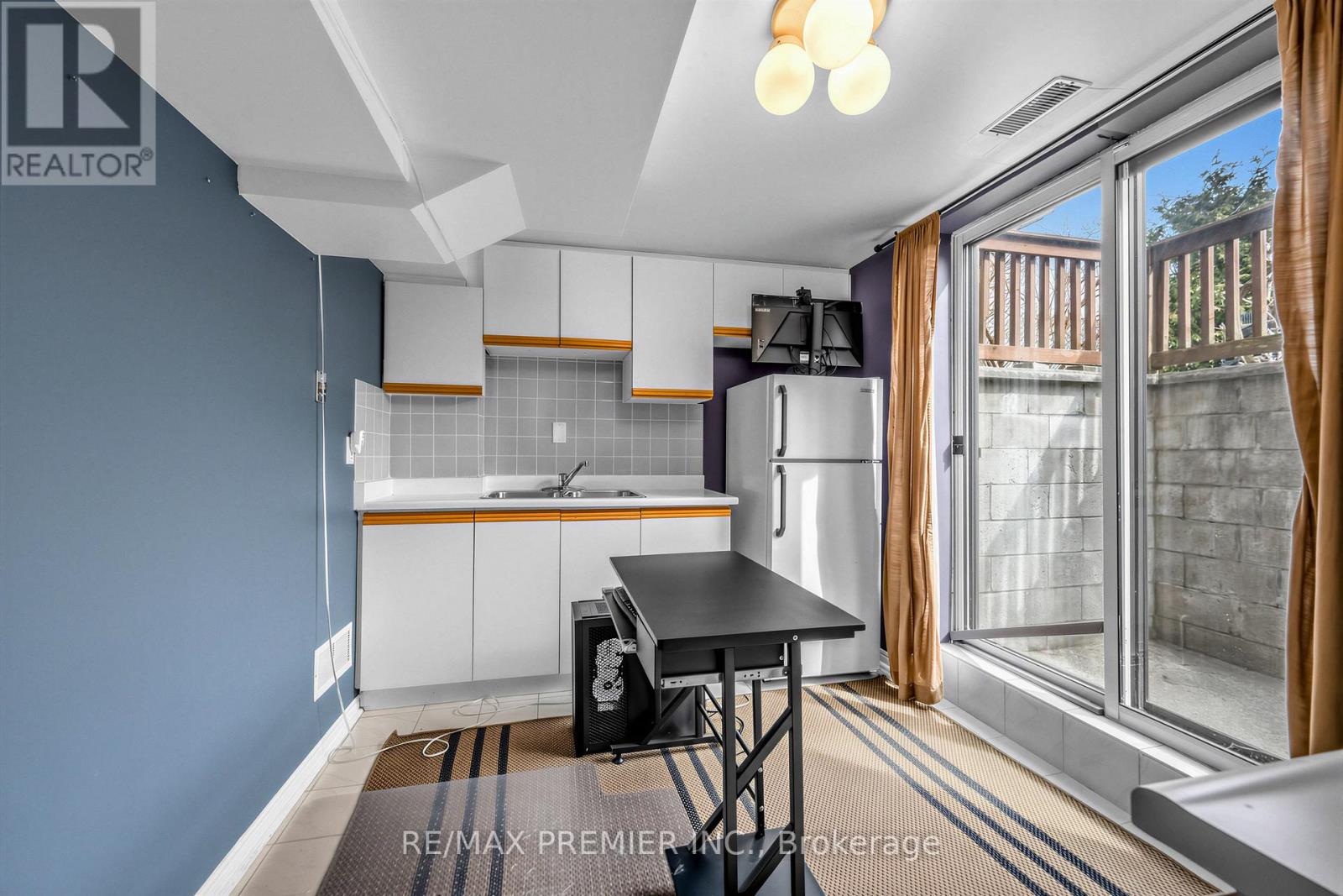 141 Clifton Avenue, Toronto, Ontario  M3H 4L4 - Photo 21 - C12924928