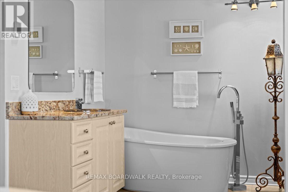 6355 Sablewood Place, Ottawa, Ontario  K1C 7M3 - Photo 26 - X12924612