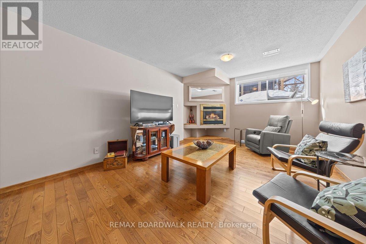 6355 Sablewood Place, Ottawa, Ontario  K1C 7M3 - Photo 34 - X12924612