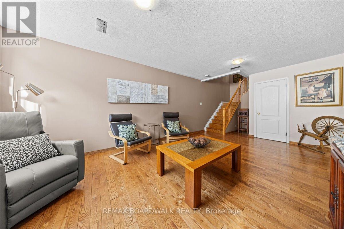 6355 Sablewood Place, Ottawa, Ontario  K1C 7M3 - Photo 35 - X12924612