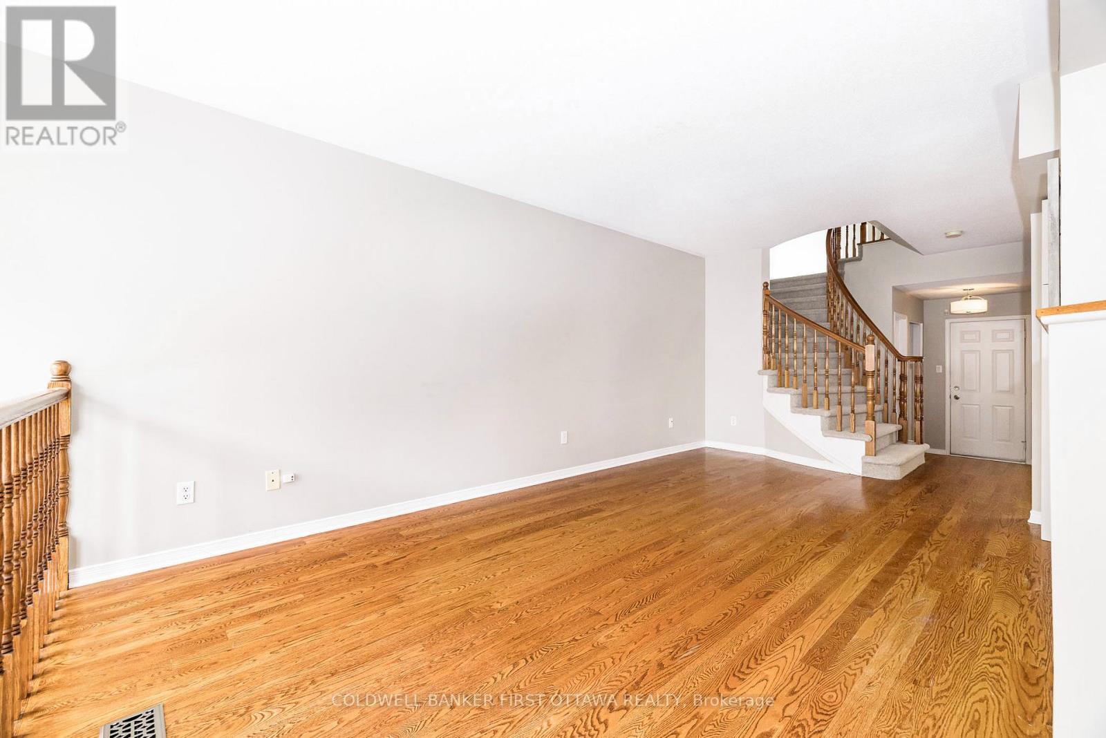 92 Deerfox Drive, Ottawa, Ontario  K2J 4W9 - Photo 10 - X12924658