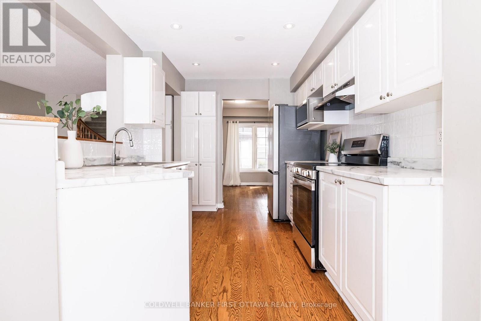 92 Deerfox Drive, Ottawa, Ontario  K2J 4W9 - Photo 13 - X12924658