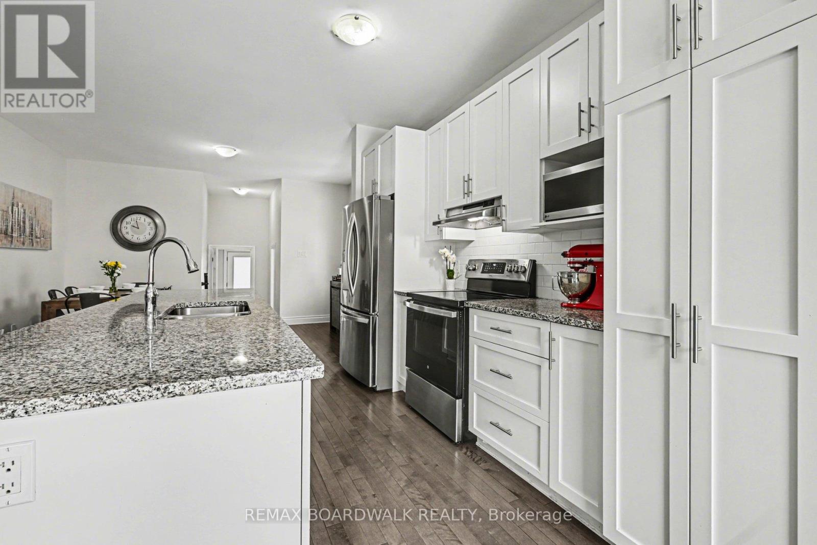 11 Borland Drive, Carleton Place, Ontario  K7C 0K7 - Photo 8 - X12924788