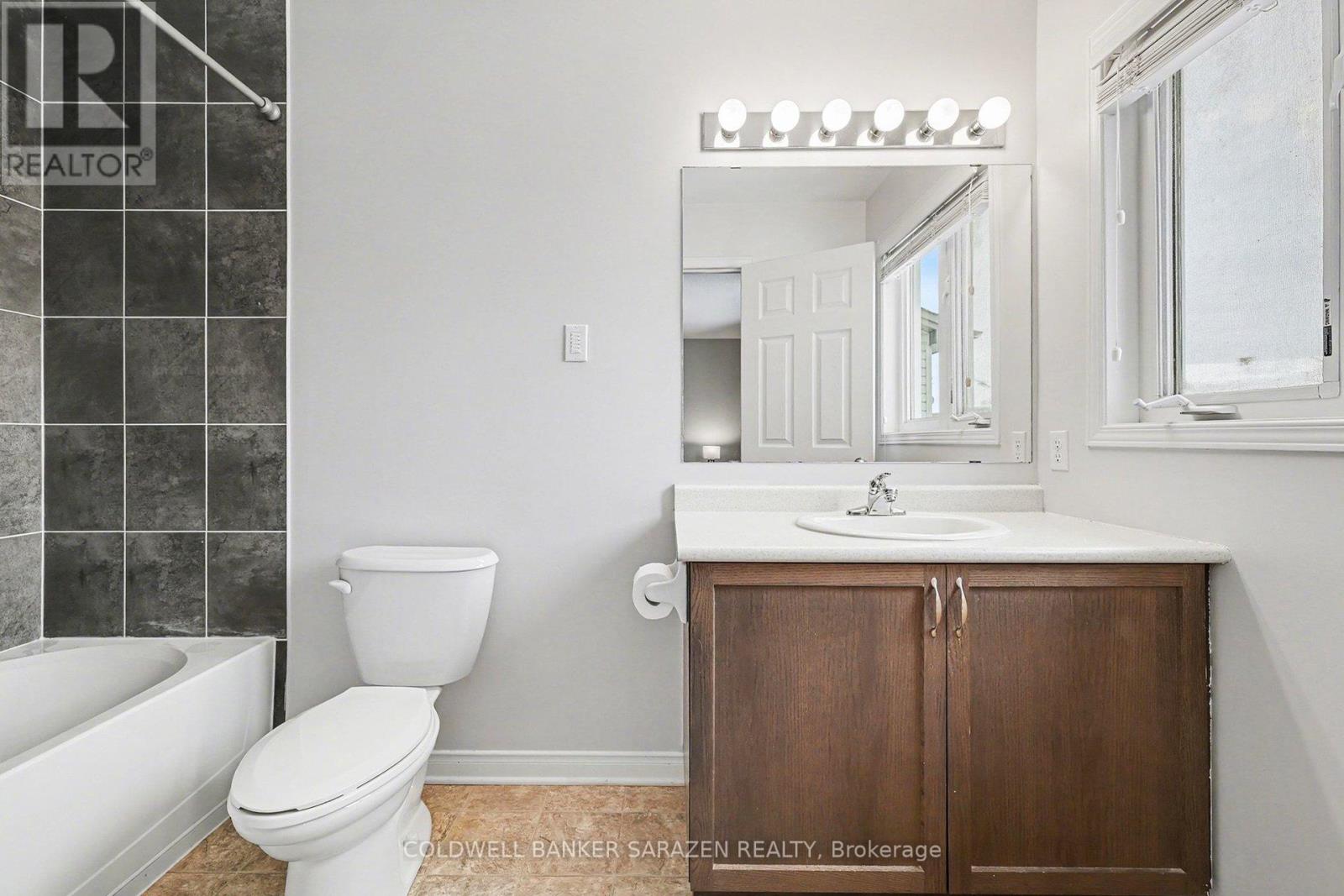 157 Lokoya Street, Ottawa, Ontario  K2S 0J5 - Photo 10 - X12924842