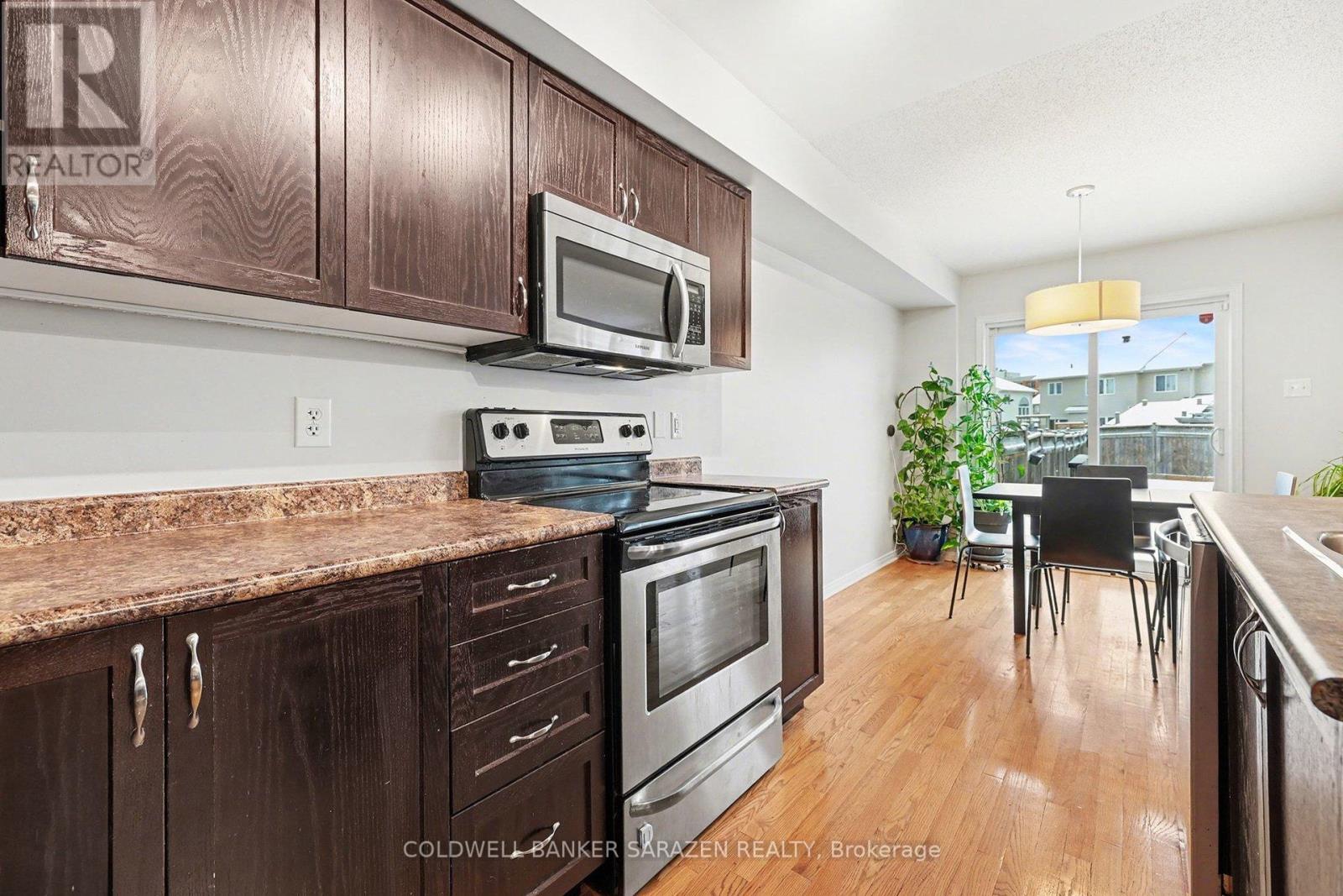 157 Lokoya Street, Ottawa, Ontario  K2S 0J5 - Photo 4 - X12924842