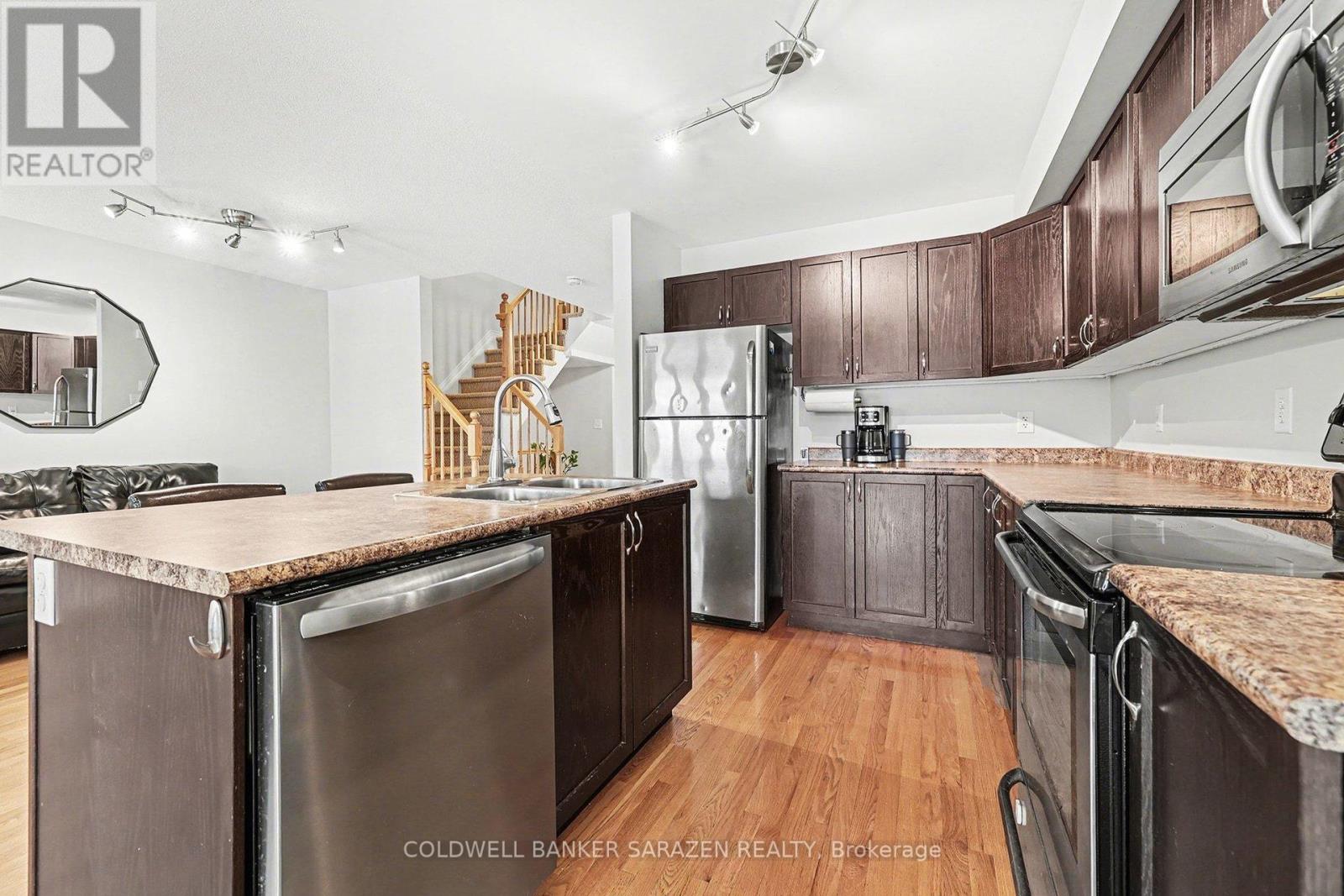 157 Lokoya Street, Ottawa, Ontario  K2S 0J5 - Photo 6 - X12924842