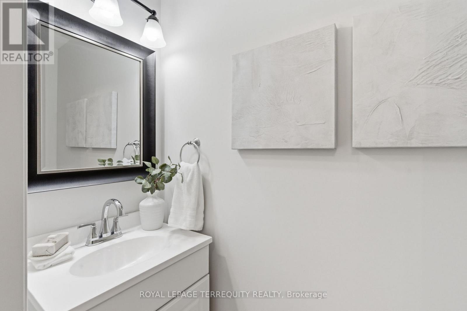 67 Merchants Avenue, Whitby, Ontario  L1P 1S5 - Photo 5 - E12924804