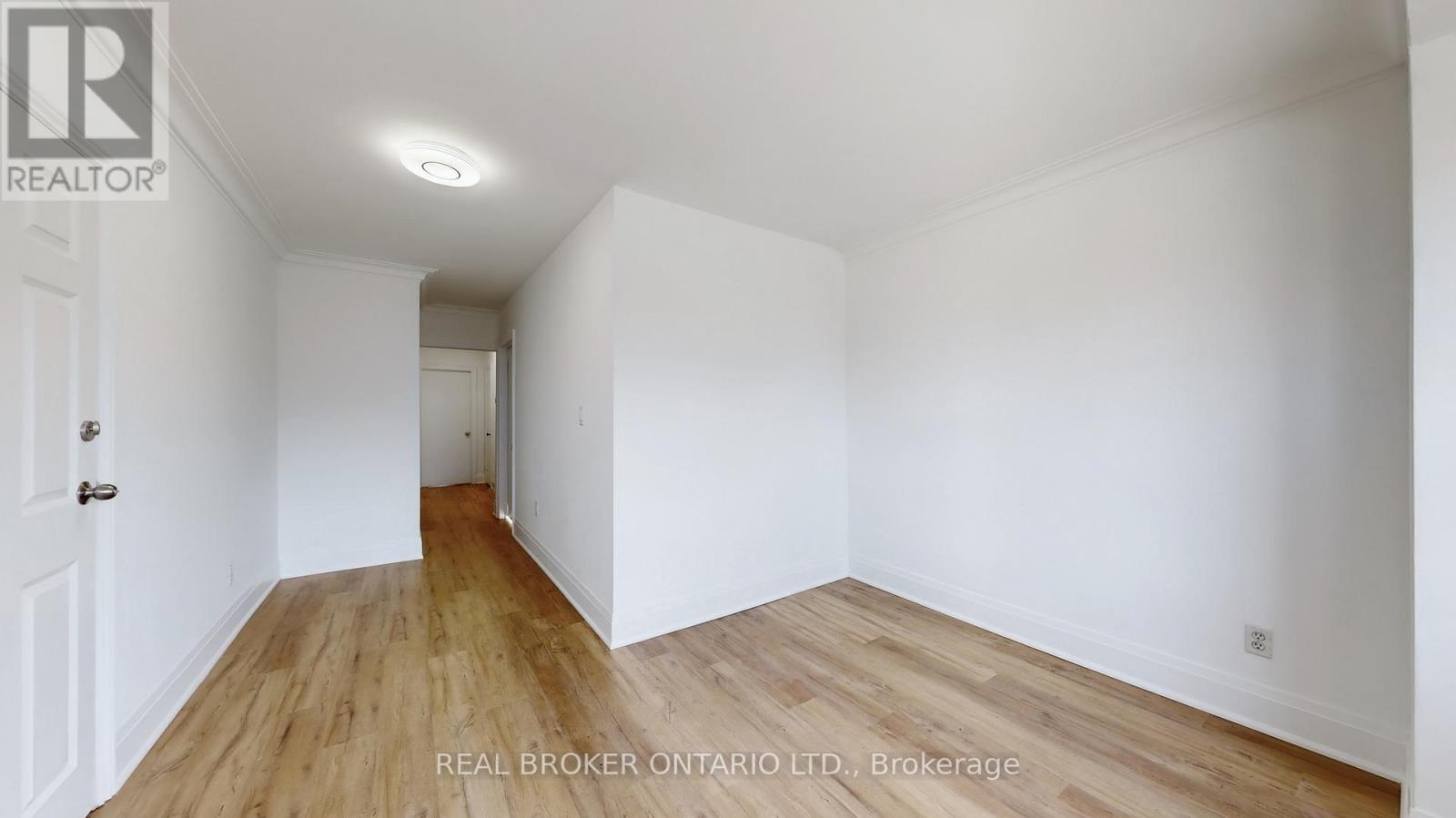 451 Donlands Avenue, Toronto, Ontario  M4J 3S4 - Photo 11 - E12924844