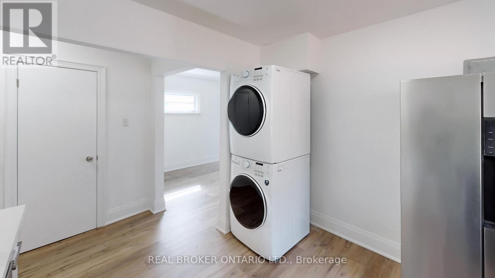 451 Donlands Avenue, Toronto, Ontario  M4J 3S4 - Photo 17 - E12924844