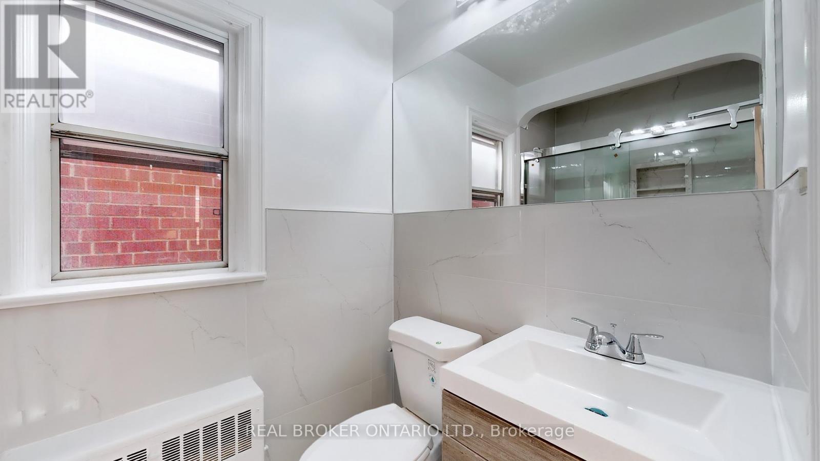 451 Donlands Avenue, Toronto, Ontario  M4J 3S4 - Photo 20 - E12924844