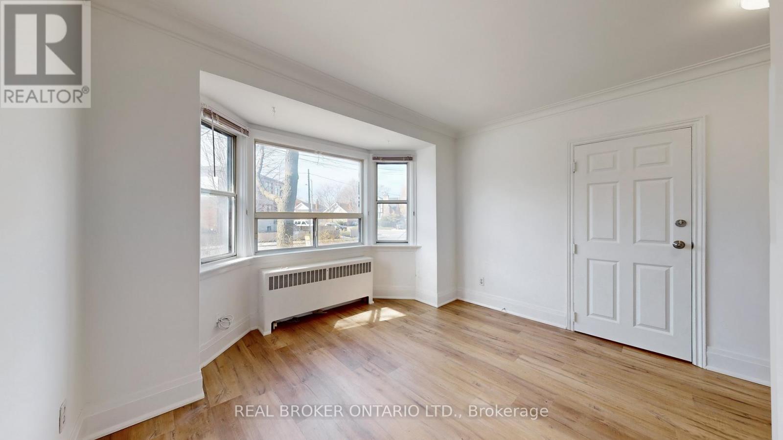 451 Donlands Avenue, Toronto, Ontario  M4J 3S4 - Photo 7 - E12924844