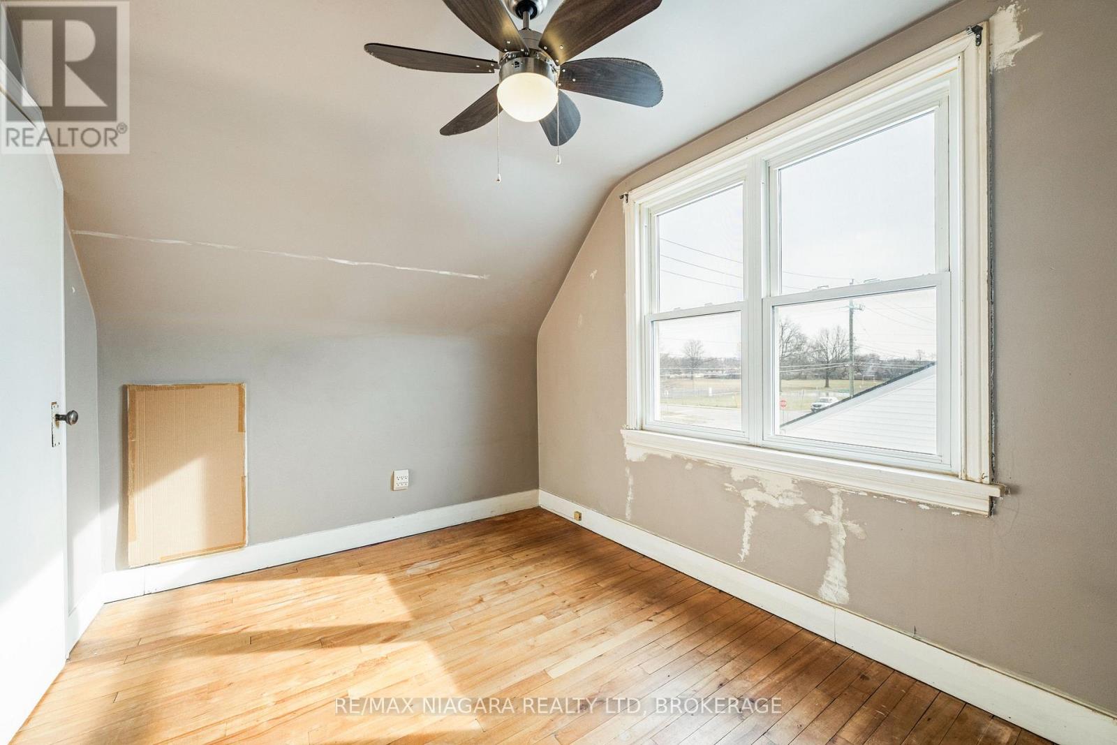 12 Admiral Road, St. Catharines, Ontario  L2P 1G5 - Photo 20 - X12924684