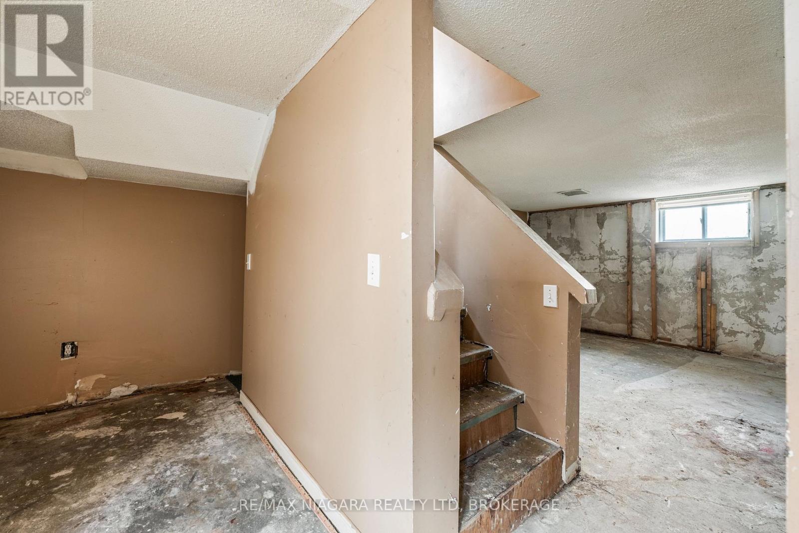 12 Admiral Road, St. Catharines, Ontario  L2P 1G5 - Photo 23 - X12924684