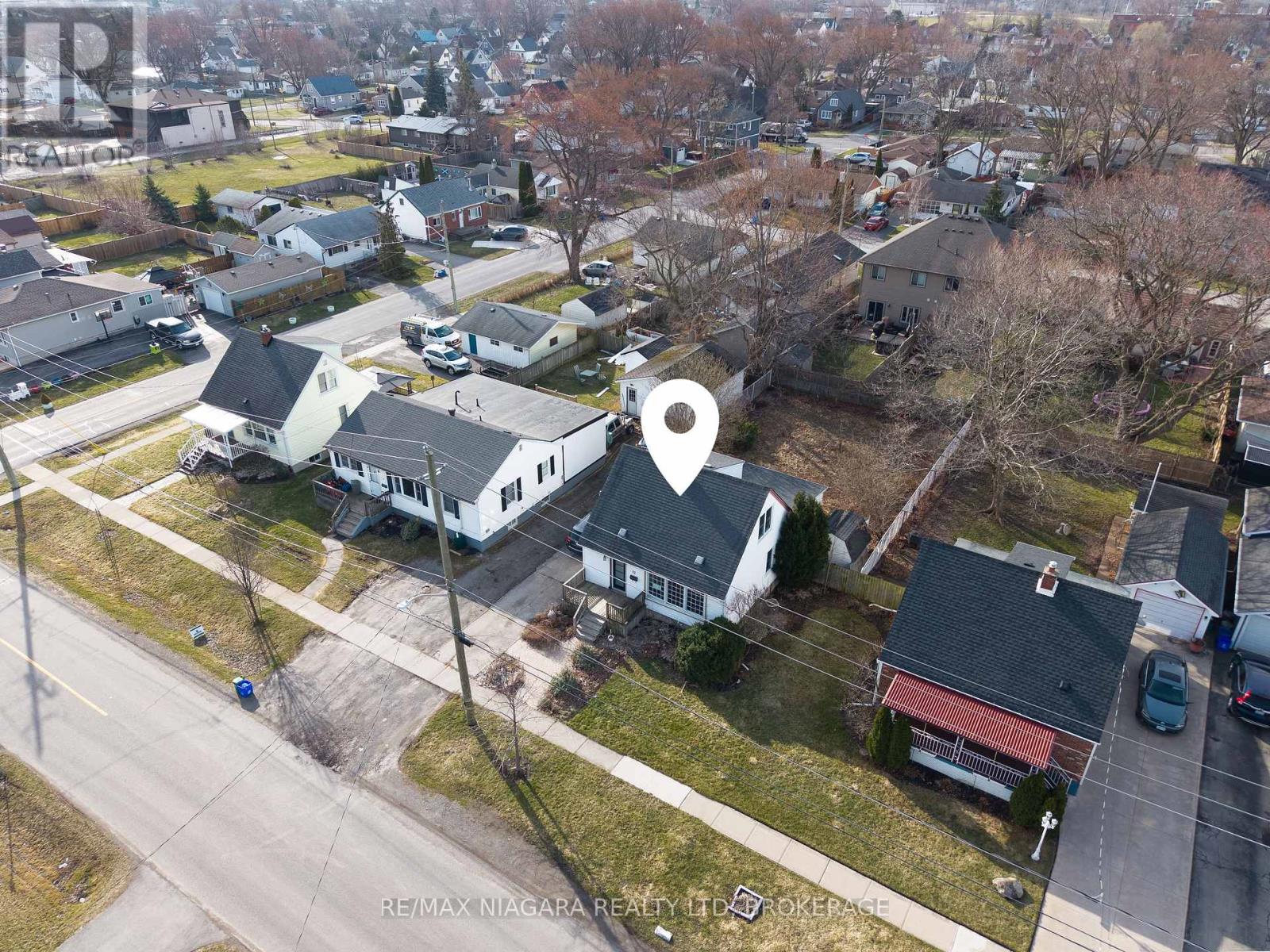 12 Admiral Road, St. Catharines, Ontario  L2P 1G5 - Photo 4 - X12924684