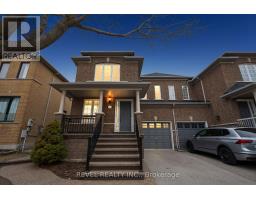 10 DINSDALE DRIVE, Vaughan, Ontario