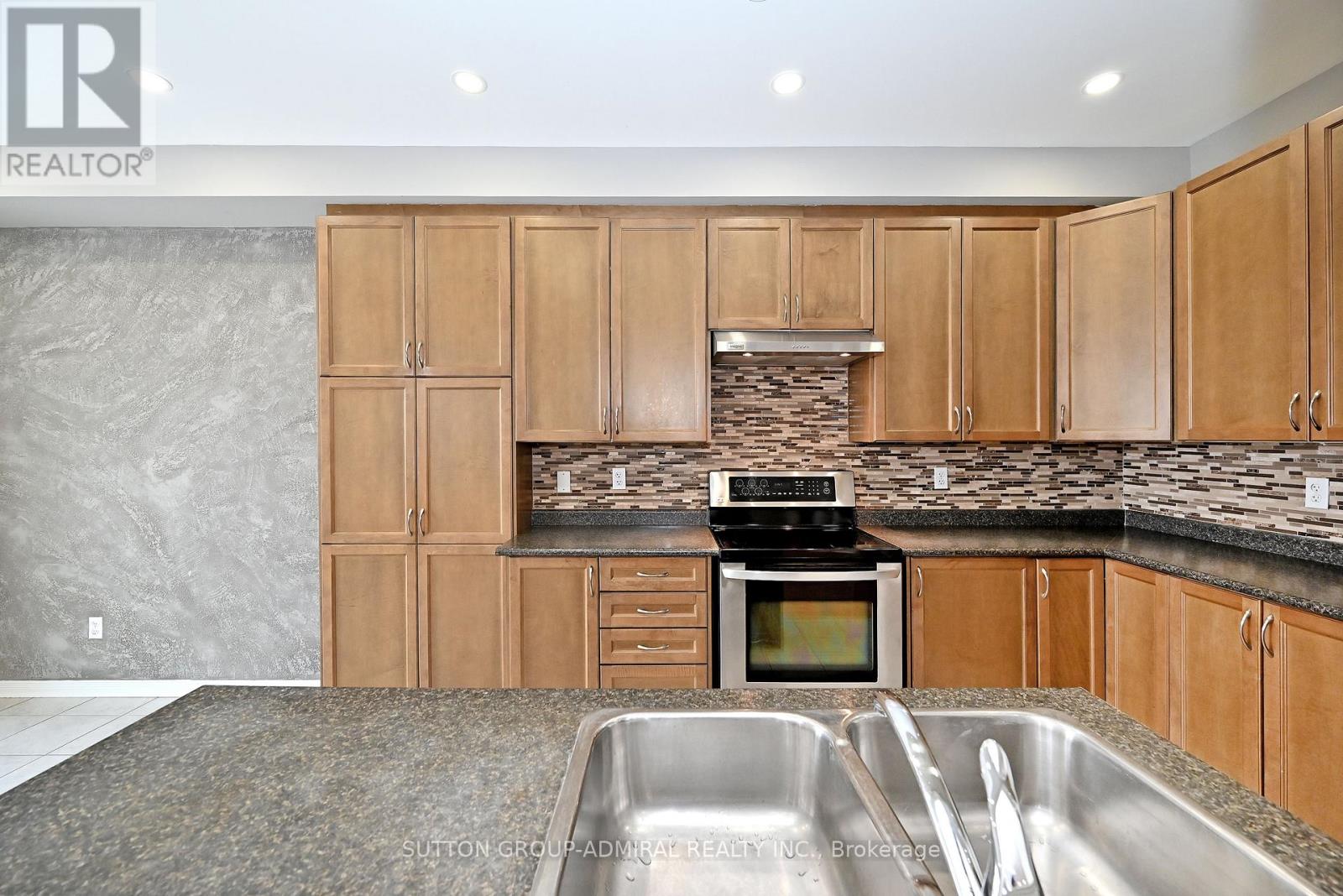 41 Big Hill Crescent, Vaughan, Ontario  L6A 4S1 - Photo 13 - N12924768