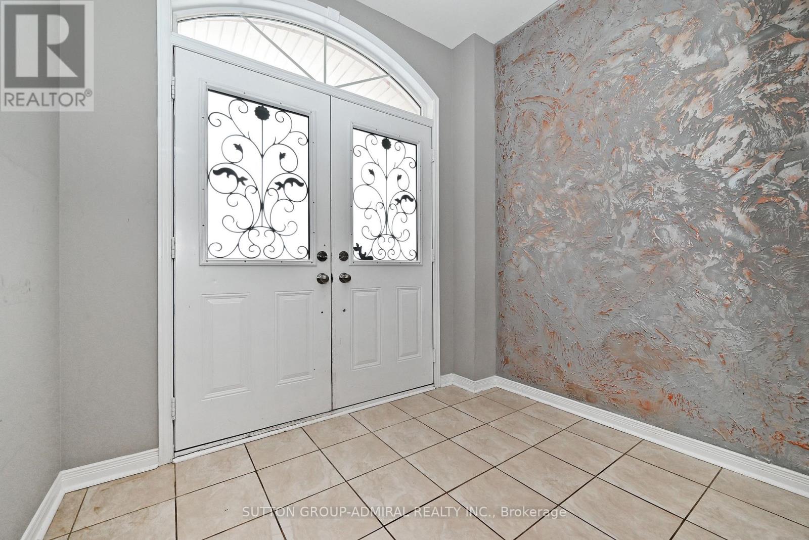 41 Big Hill Crescent, Vaughan, Ontario  L6A 4S1 - Photo 2 - N12924768