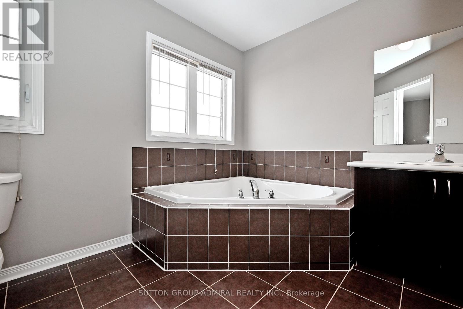 41 Big Hill Crescent, Vaughan, Ontario  L6A 4S1 - Photo 30 - N12924768