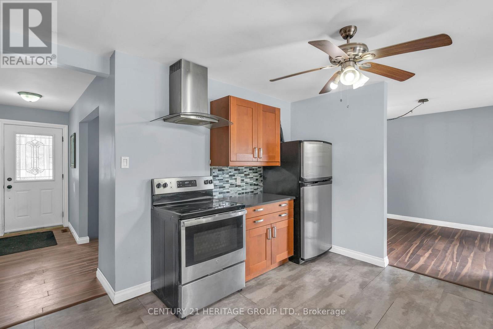 50 Main Street, Georgina, Ontario  L0E 1N0 - Photo 20 - N12924826