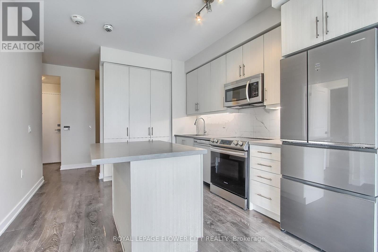 1806 - 75 Oneida Crescent, Richmond Hill, Ontario  L4B 0H3 - Photo 10 - N12924828