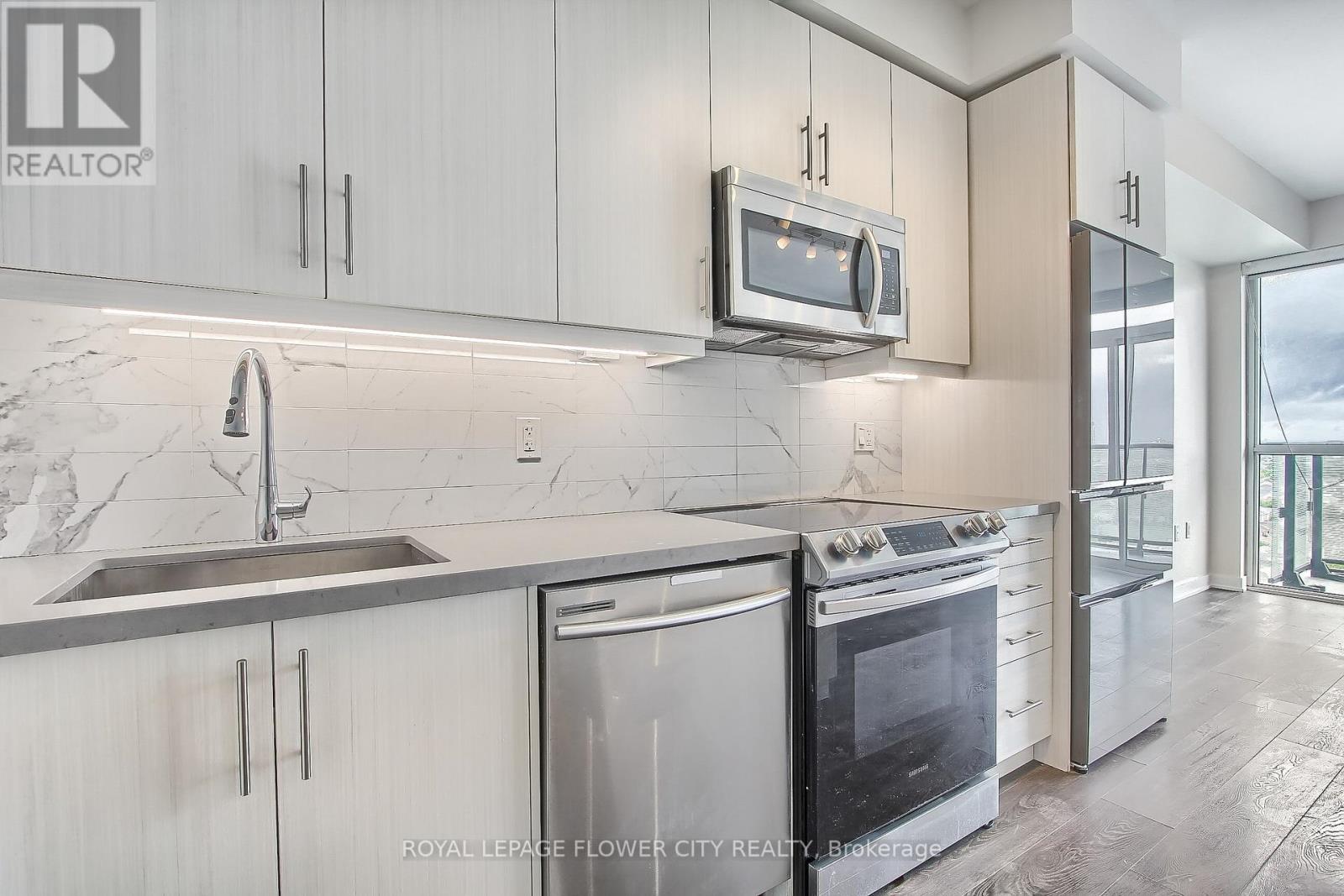 1806 - 75 Oneida Crescent, Richmond Hill, Ontario  L4B 0H3 - Photo 12 - N12924828