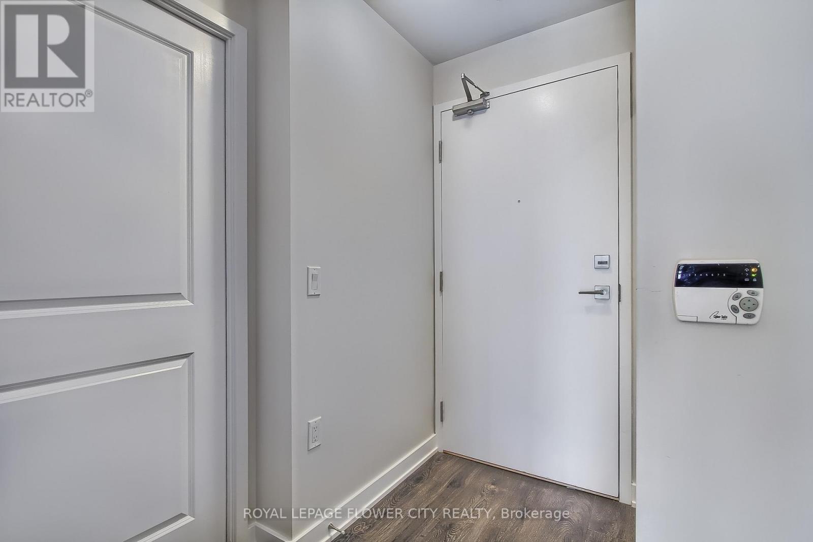 1806 - 75 Oneida Crescent, Richmond Hill, Ontario  L4B 0H3 - Photo 7 - N12924828