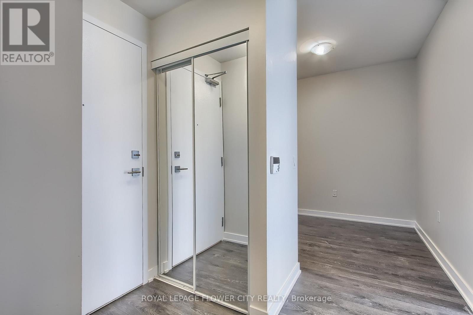 1806 - 75 Oneida Crescent, Richmond Hill, Ontario  L4B 0H3 - Photo 8 - N12924828