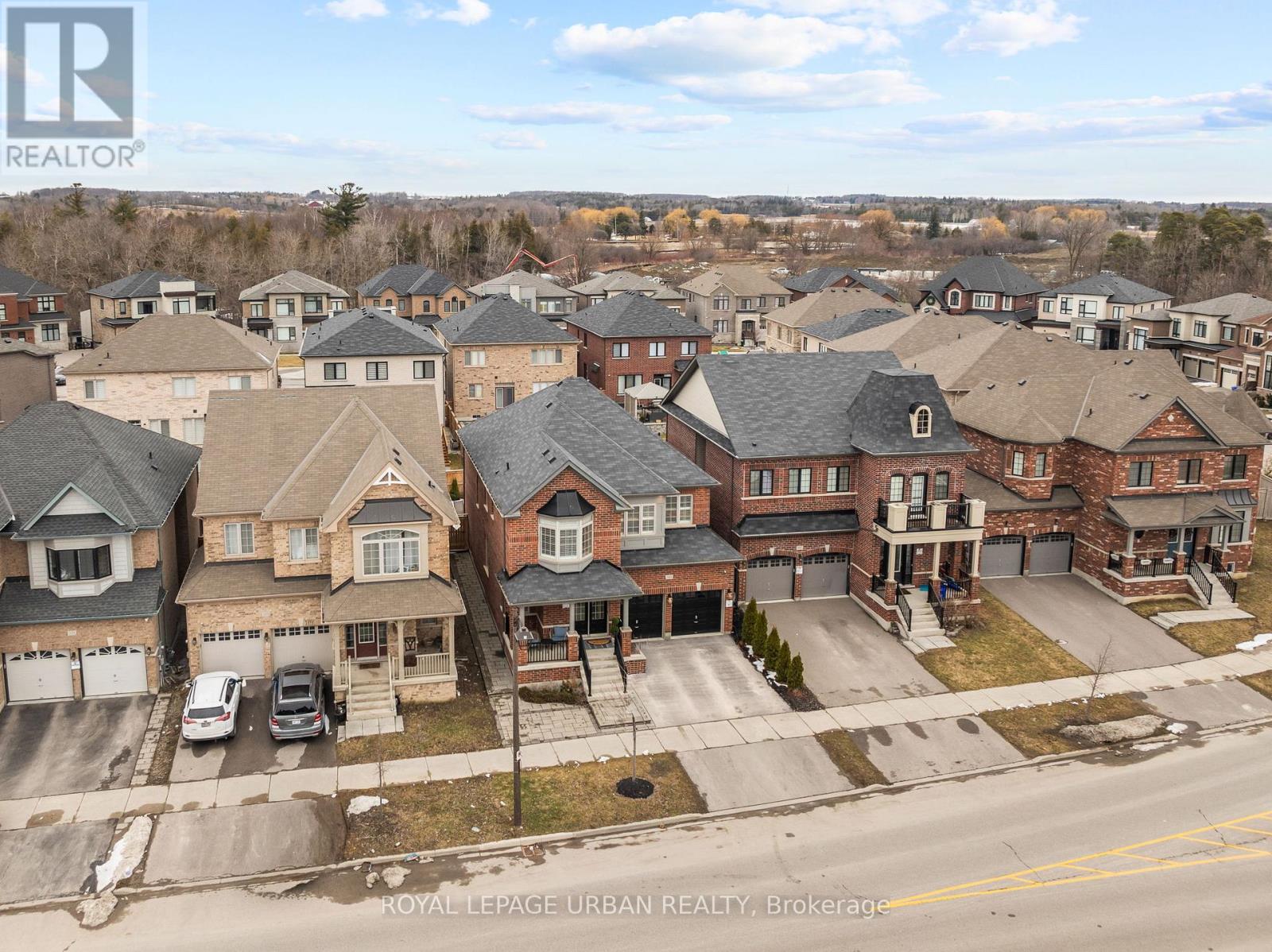 343 Baker Hill Boulevard, Whitchurch-Stouffville, Ontario  L4A 4P2 - Photo 2 - N12924858