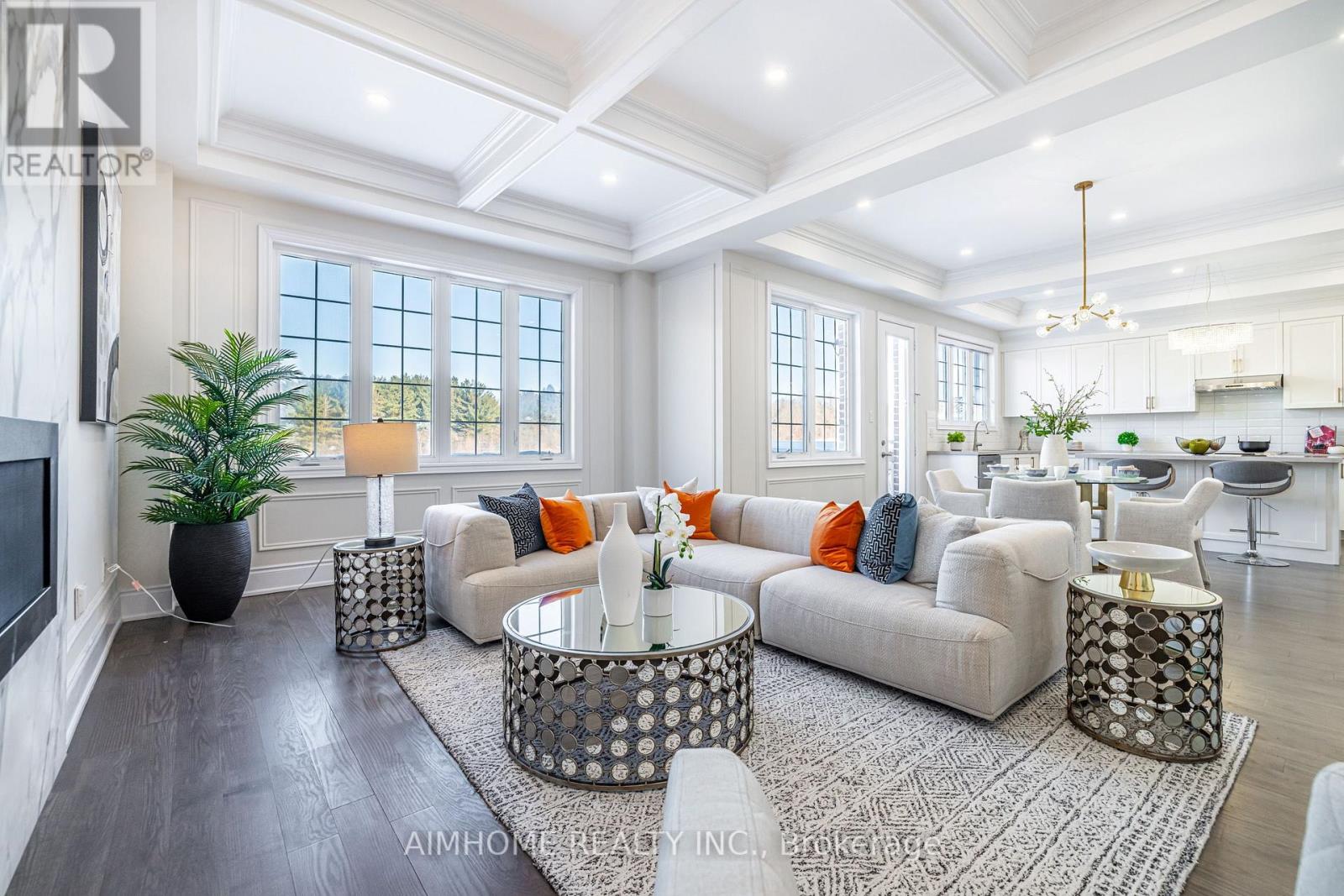 122 Scrivener Drive, Aurora, Ontario  L4G 0Y8 - Photo 2 - N12924884