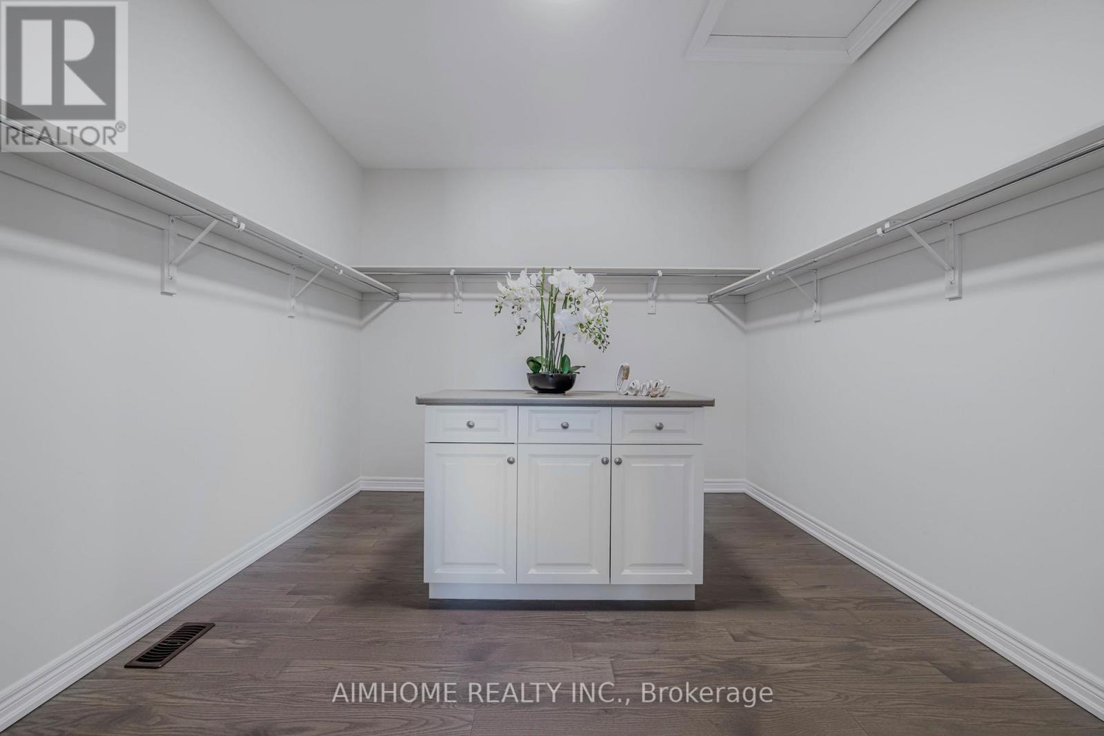 122 Scrivener Drive, Aurora, Ontario  L4G 0Y8 - Photo 21 - N12924884