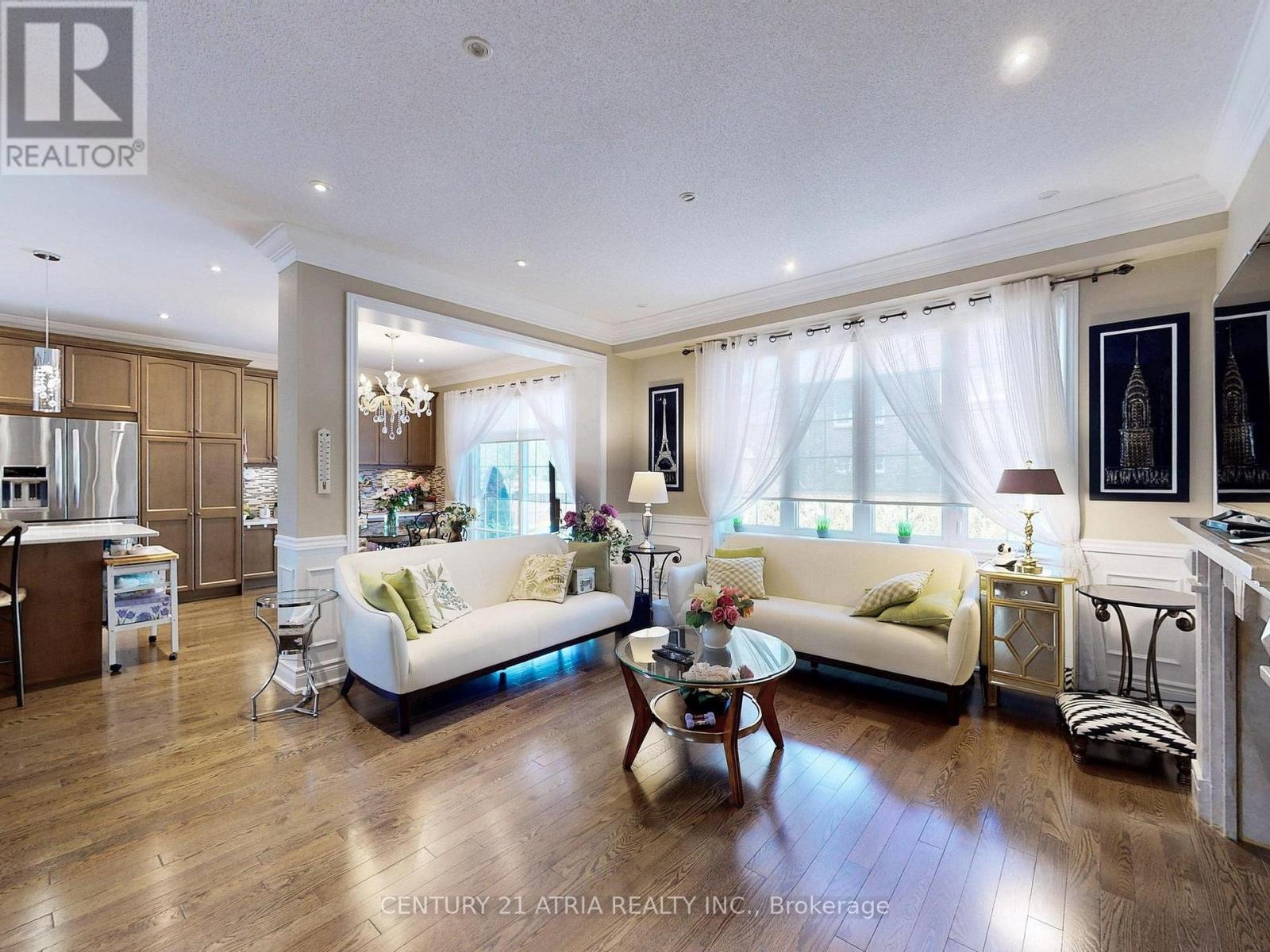 2 Colonel George Mclaren Drive, Markham, Ontario  L6C 0L3 - Photo 10 - N12924900