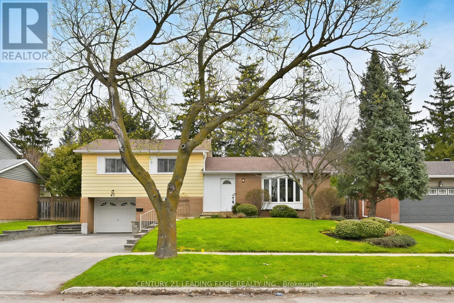 47 Wootten Way N, Markham (Markham Village), Ontario  L3P 2Y3 - Photo 2 - N12924908