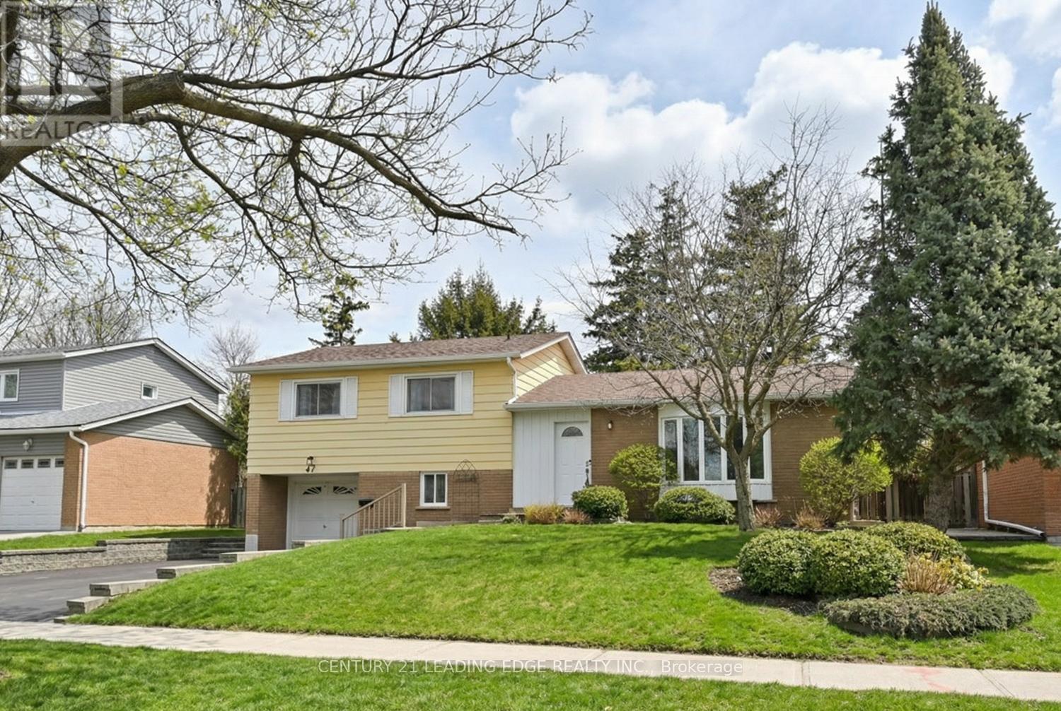 47 Wootten Way N, Markham (Markham Village), Ontario  L3P 2Y3 - Photo 3 - N12924908