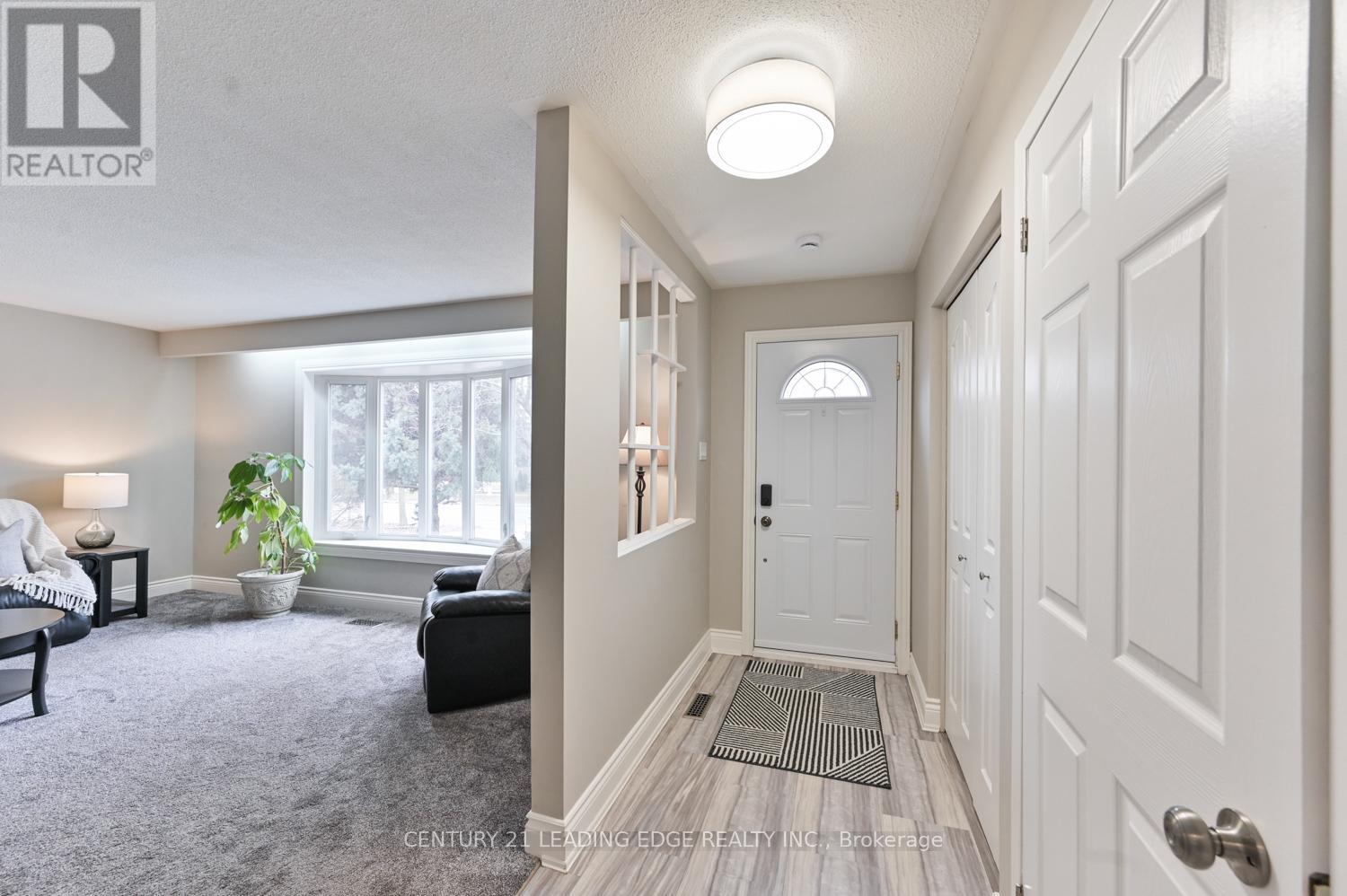 47 Wootten Way N, Markham (Markham Village), Ontario  L3P 2Y3 - Photo 4 - N12924908