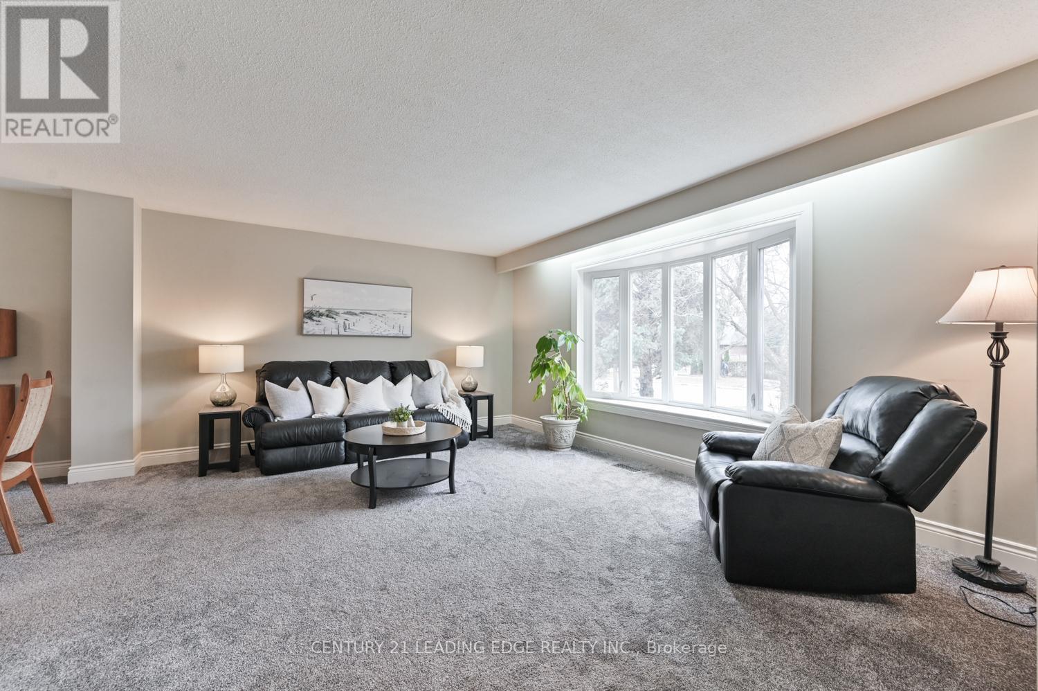 47 Wootten Way N, Markham (Markham Village), Ontario  L3P 2Y3 - Photo 6 - N12924908