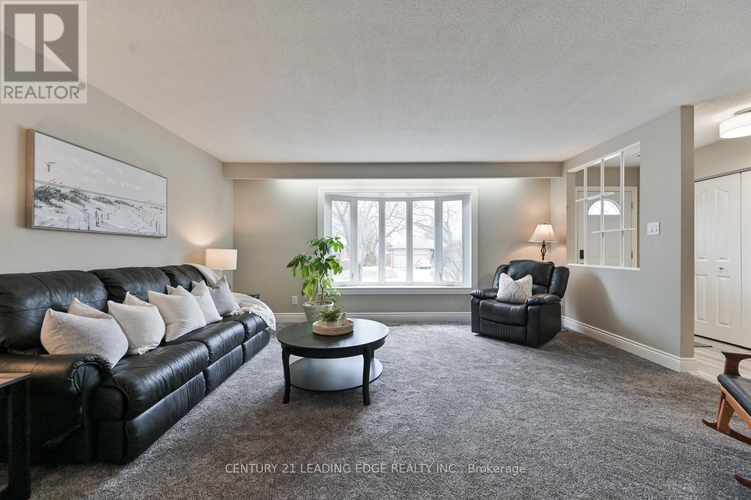 47 Wootten Way N, Markham (Markham Village), Ontario  L3P 2Y3 - Photo 7 - N12924908