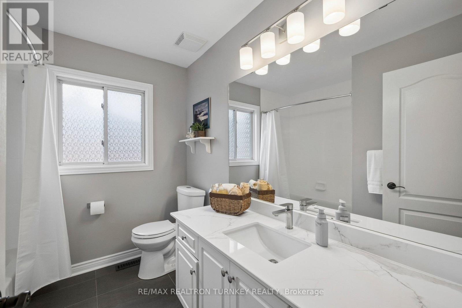 323 Harry Beer Court, Newmarket, Ontario  L3Y 8M2 - Photo 27 - N12924916