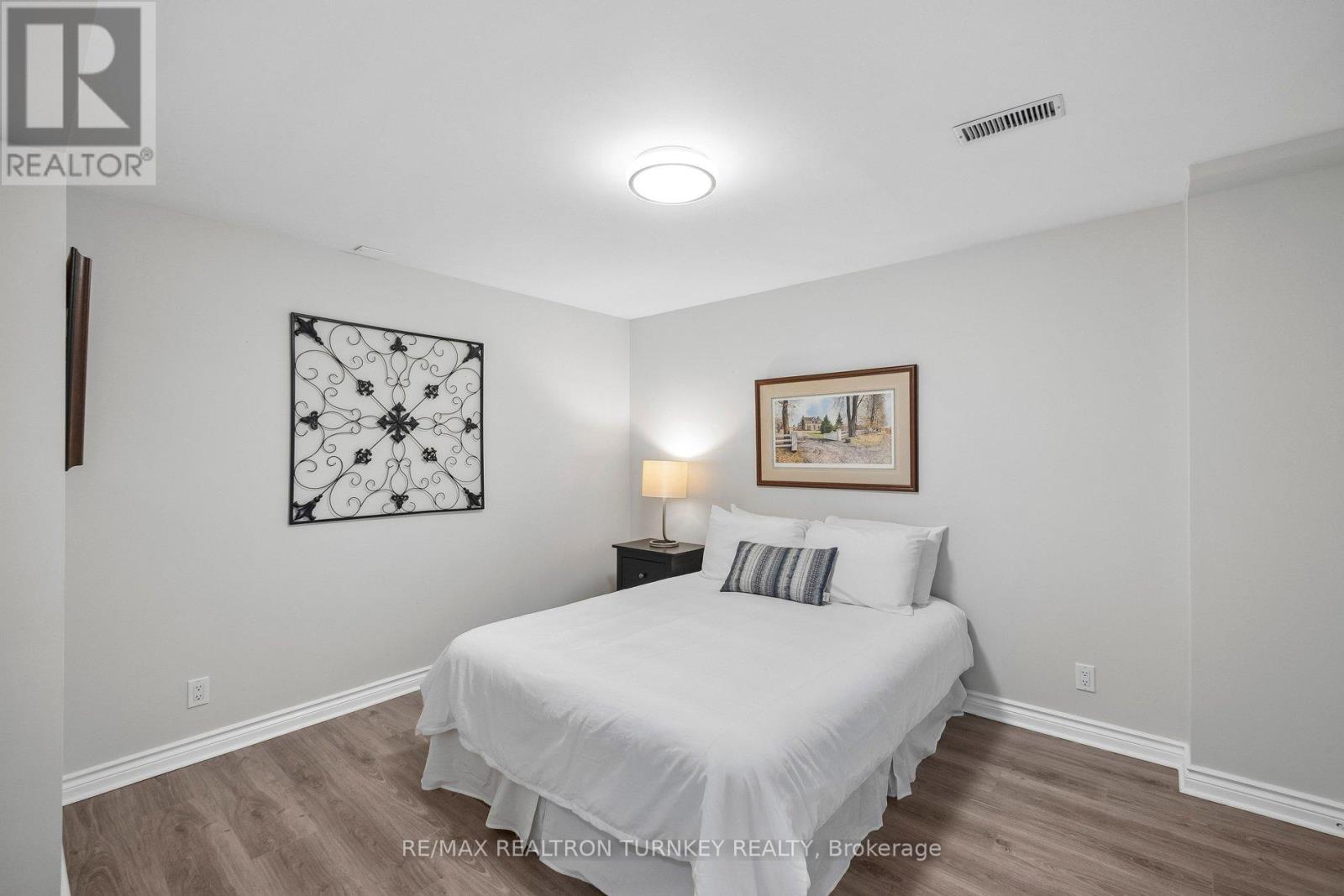 323 Harry Beer Court, Newmarket, Ontario  L3Y 8M2 - Photo 39 - N12924916