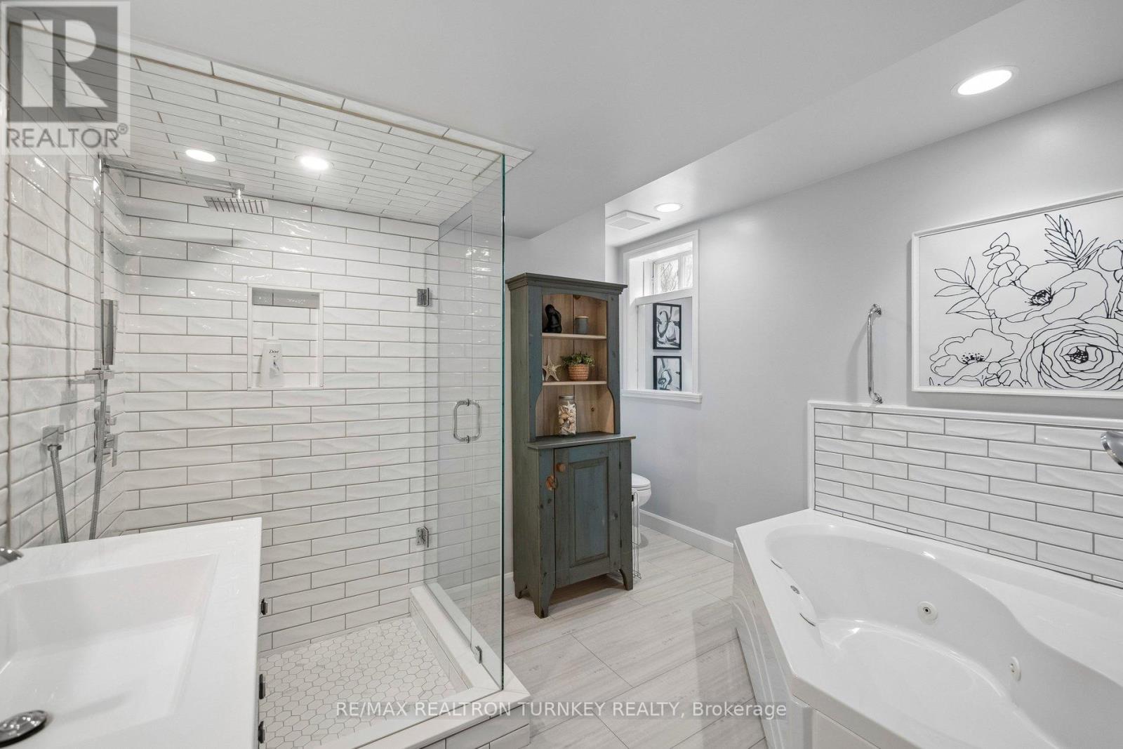 323 Harry Beer Court, Newmarket, Ontario  L3Y 8M2 - Photo 41 - N12924916