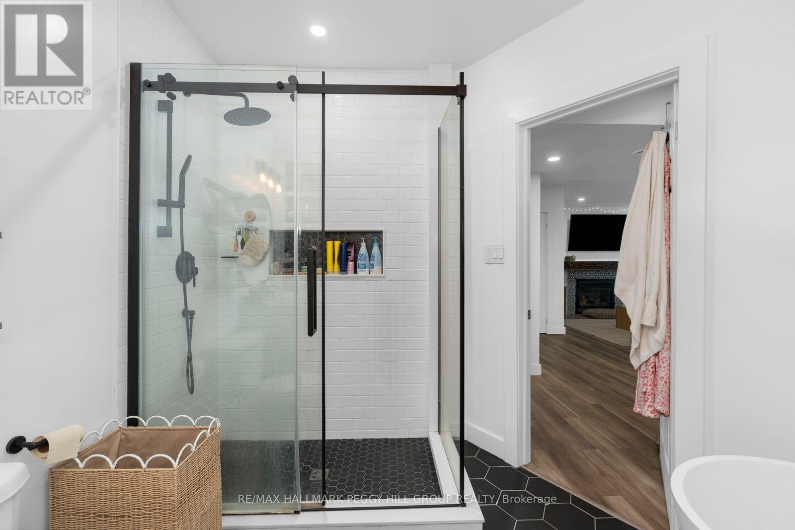 11 Vernon Street, Essa, Ontario  L3W 0V5 - Photo 13 - N12924922