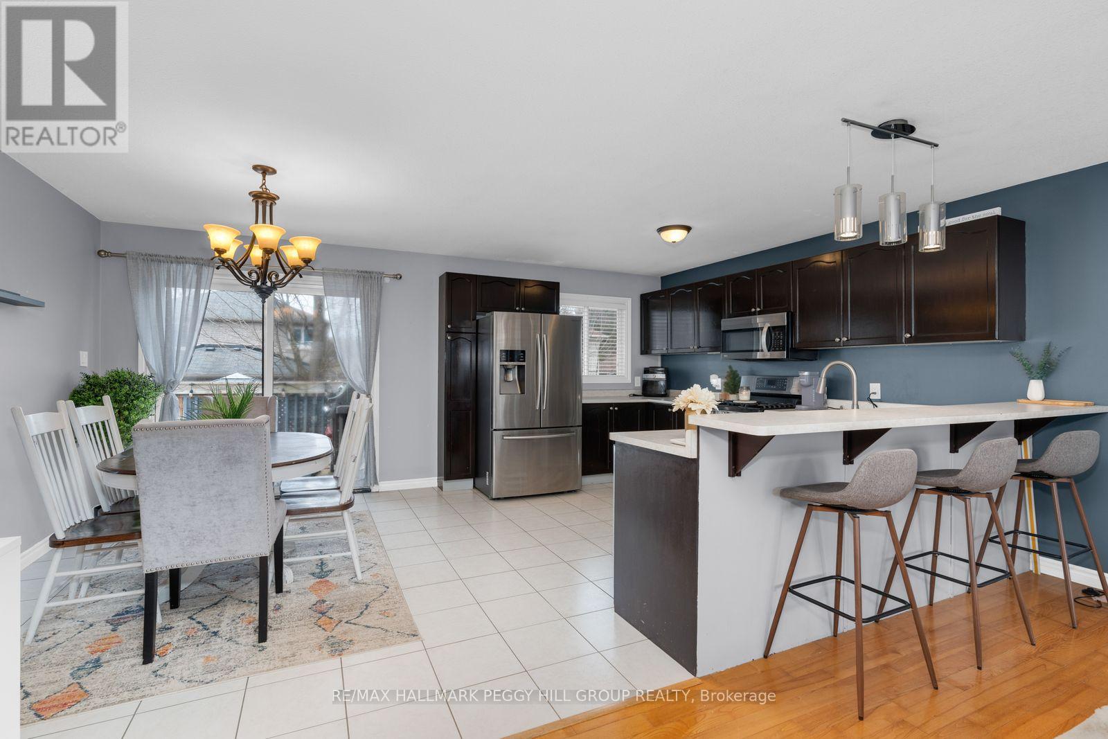 11 Vernon Street, Essa, Ontario  L3W 0V5 - Photo 4 - N12924922