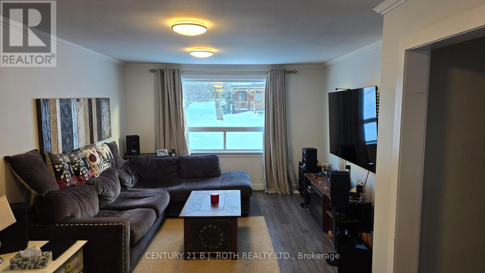 121 Cumberland Street, Barrie, Ontario  L4N 2P8 - Photo 3 - S12924614