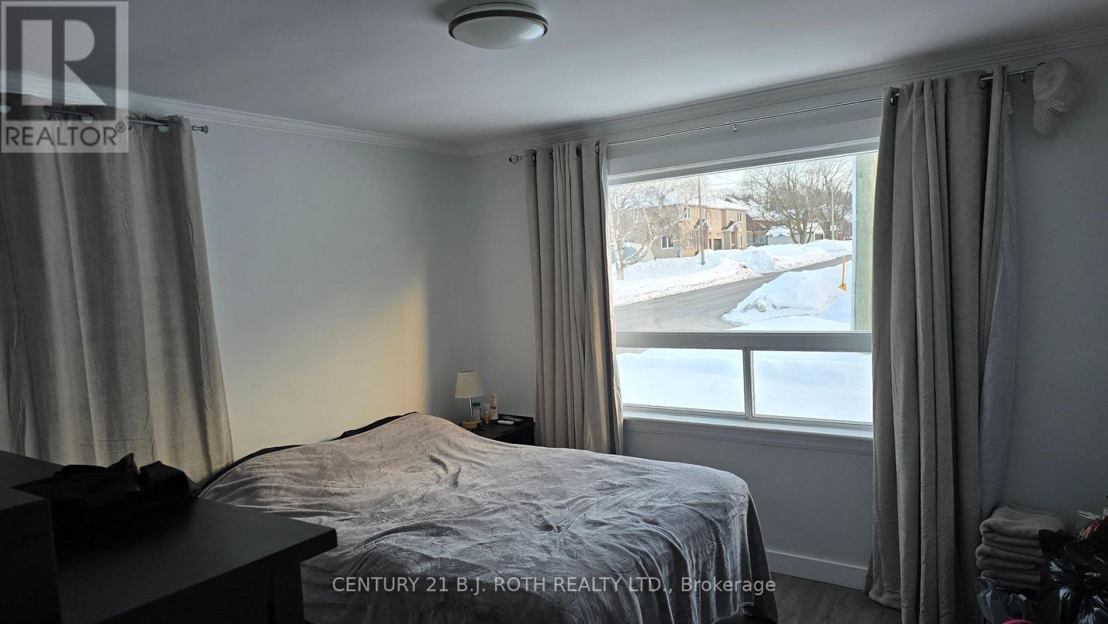 121 Cumberland Street, Barrie, Ontario  L4N 2P8 - Photo 7 - S12924614