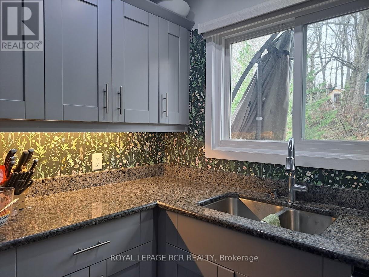 75 Hazel Street, Tay, Ontario  L0K 2C0 - Photo 5 - S12924646