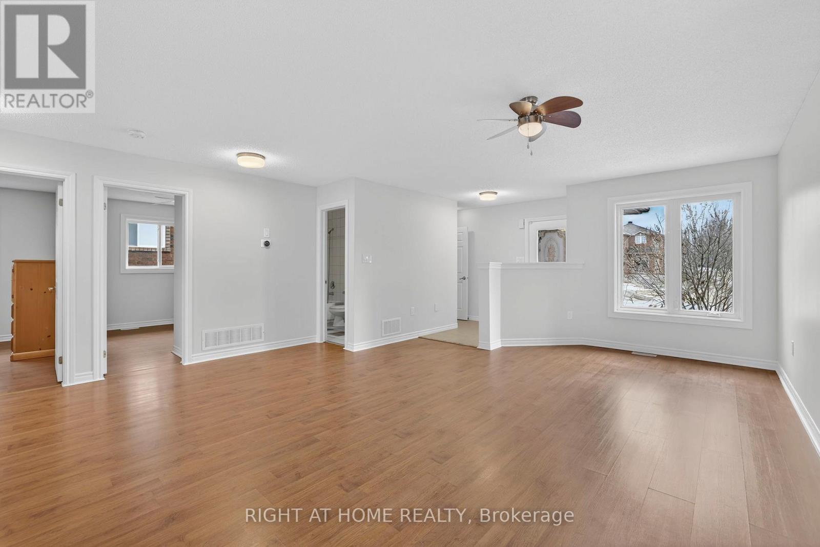 16 Glenhill Drive, Barrie, Ontario  L4N 5X4 - Photo 19 - S12924866